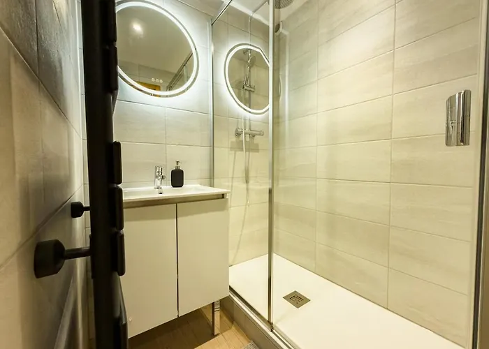 Exceptionnel, Equipe Face A L'aiguille Du Midi